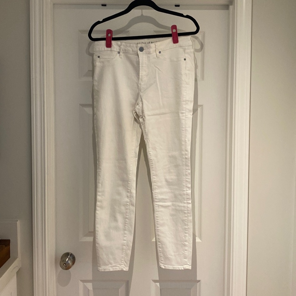 White skinny jeans